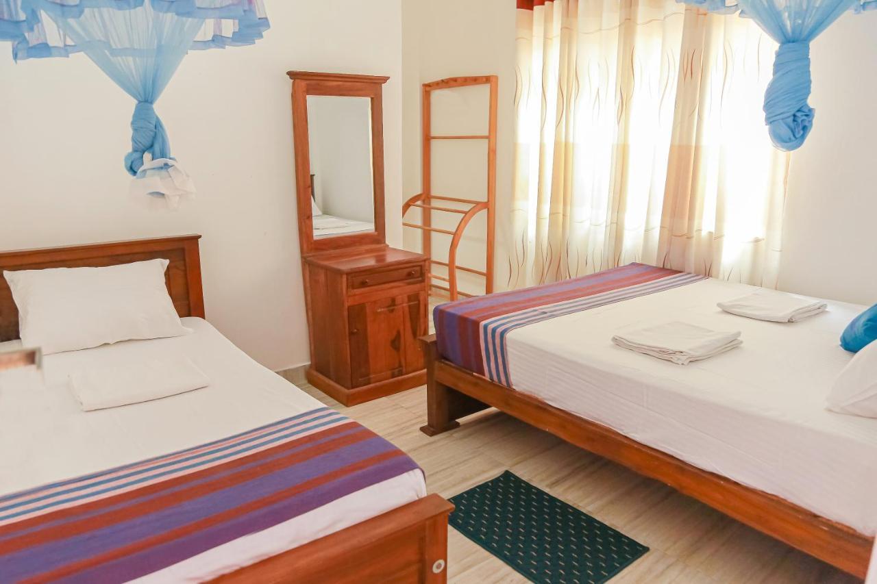 Lakeside Villa أنرادابورام المظهر الخارجي الصورة